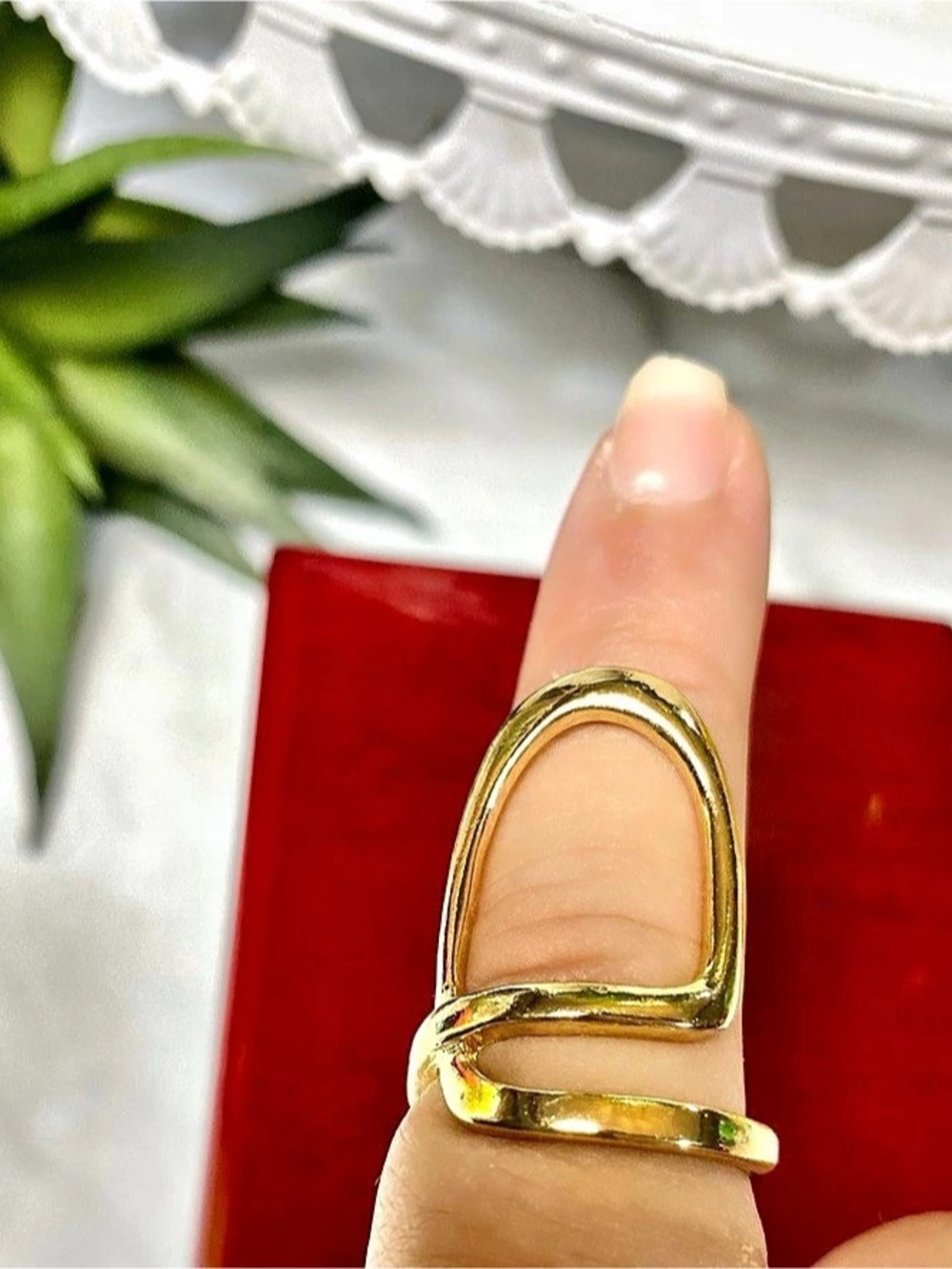 NWT Around the Bend Gold-Tone Statement Ring - Picture 2 of 6